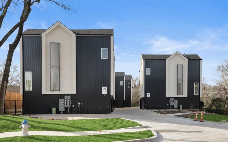 4811 Denton Drive #105, Dallas, TX 75235, 3 Habitaciones Habitaciones , ,3 BañosBaños,Residential,En Venta,4811 Denton Drive,20908903