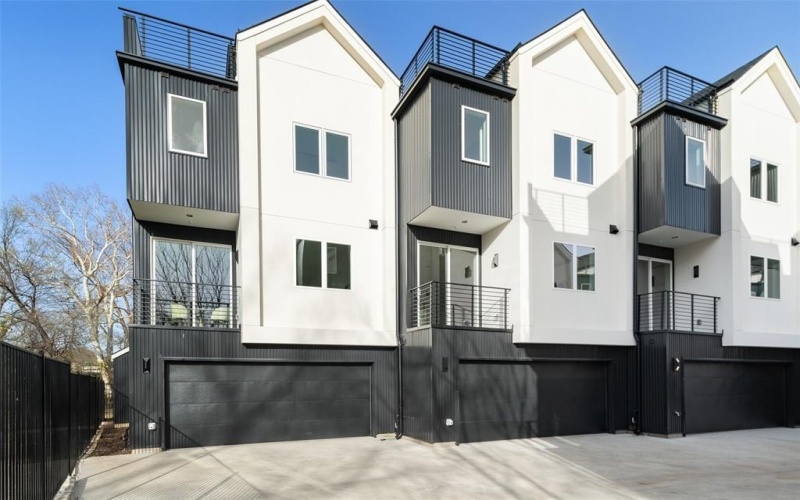 4811 Denton Drive #105, Dallas, TX 75235, 3 Habitaciones Habitaciones , ,3 BañosBaños,Residential,En Venta,4811 Denton Drive,20908903