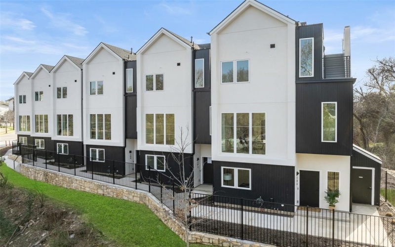 4811 Denton Drive #105, Dallas, TX 75235, 3 Habitaciones Habitaciones , ,3 BañosBaños,Residential,En Venta,4811 Denton Drive,20908903