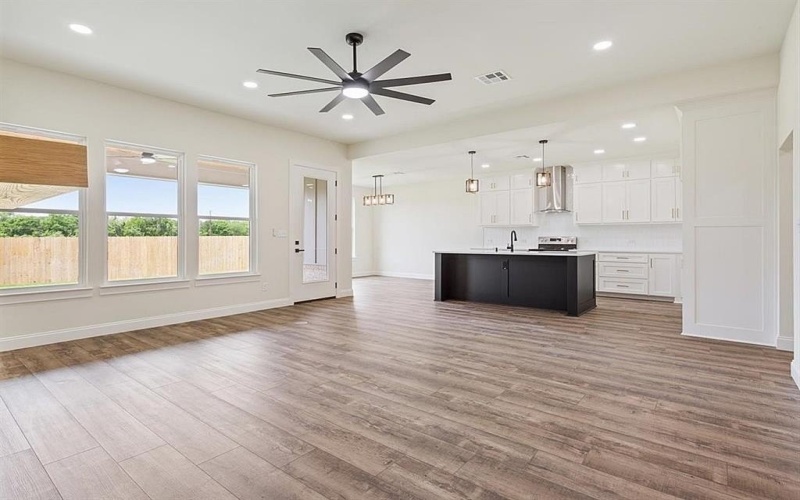 8008 Jubilee Road, Waco, TX 76708, 3 Bedrooms Bedrooms, ,2 BathroomsBathrooms,Residential,For Sale,8008 Jubilee Road,20909755