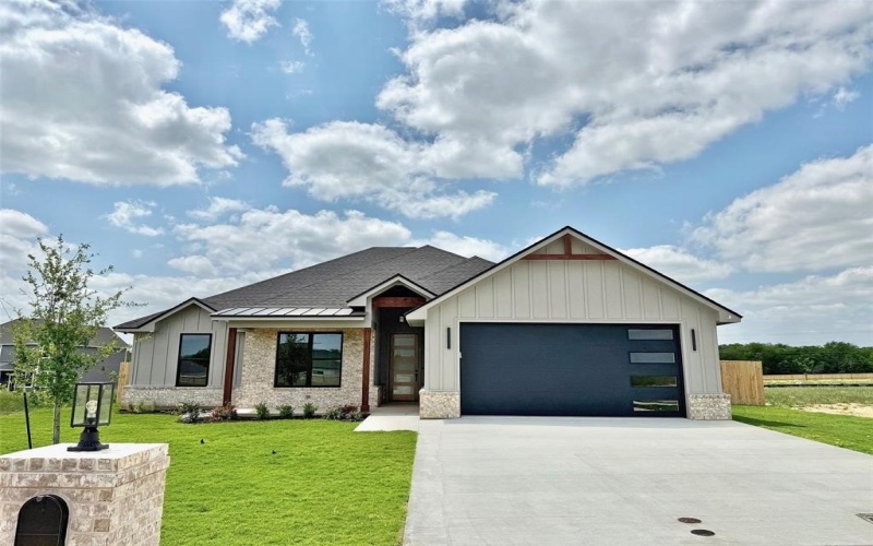 8008 Jubilee Road, Waco, TX 76708, 3 Bedrooms Bedrooms, ,2 BathroomsBathrooms,Residential,For Sale,8008 Jubilee Road,20909755