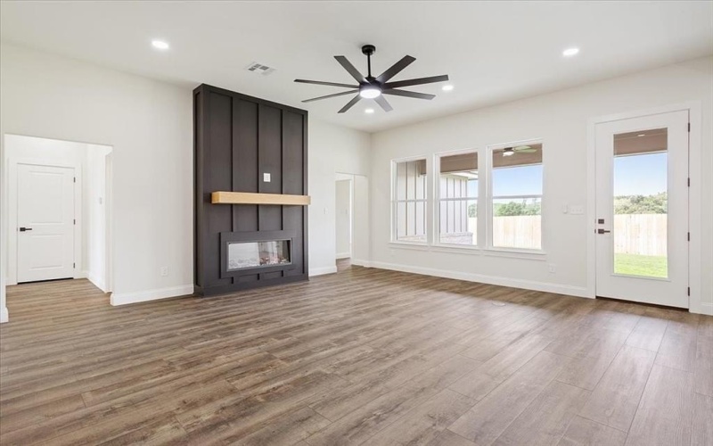 8008 Jubilee Road, Waco, TX 76708, 3 Bedrooms Bedrooms, ,2 BathroomsBathrooms,Residential,For Sale,8008 Jubilee Road,20909755
