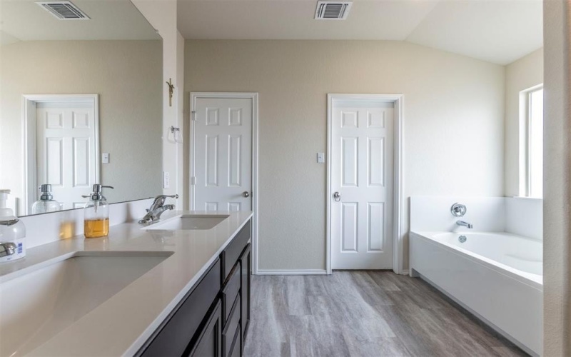 2904 Beutel Road, Waco, TX 76655, 5 Bedrooms Bedrooms, ,3 BathroomsBathrooms,Residential,For Sale,2904 Beutel Road,20921948