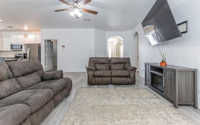 2904 Beutel Road, Waco, TX 76655, 5 Bedrooms Bedrooms, ,3 BathroomsBathrooms,Residential,For Sale,2904 Beutel Road,20921948