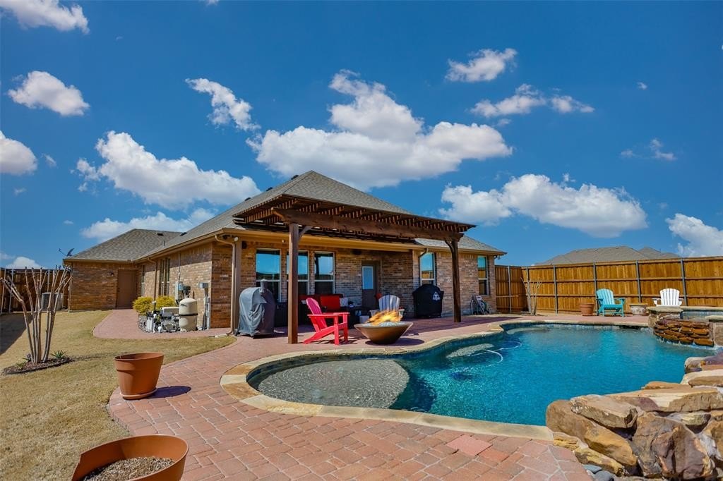 3236 Camden Creek, Krum, TX 76249, 4 Bedrooms Bedrooms, ,2 BathroomsBathrooms,Residential,For Sale,3236 Camden Creek,20907869