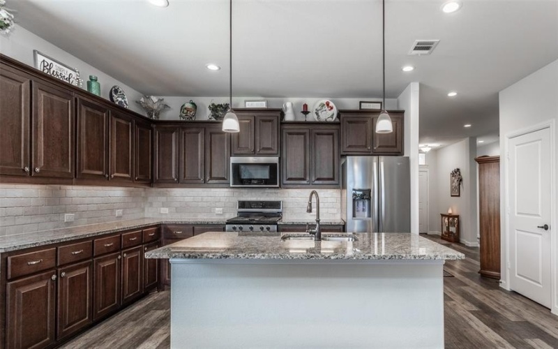 3236 Camden Creek, Krum, TX 76249, 4 Bedrooms Bedrooms, ,2 BathroomsBathrooms,Residential,For Sale,3236 Camden Creek,20907869