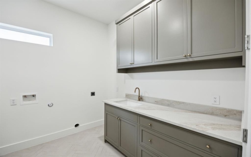 6240 Richmond Avenue, Dallas, TX 75214, 5 Bedrooms Bedrooms, ,6 BathroomsBathrooms,Residential,For Sale,6240 Richmond Avenue,20922025