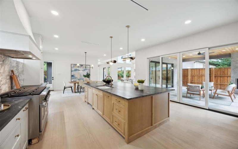 6240 Richmond Avenue, Dallas, TX 75214, 5 Bedrooms Bedrooms, ,6 BathroomsBathrooms,Residential,For Sale,6240 Richmond Avenue,20922025