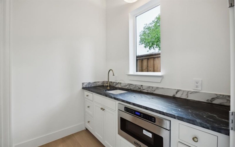 6240 Richmond Avenue, Dallas, TX 75214, 5 Bedrooms Bedrooms, ,6 BathroomsBathrooms,Residential,For Sale,6240 Richmond Avenue,20922025