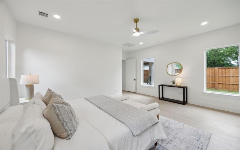 6240 Richmond Avenue, Dallas, TX 75214, 5 Bedrooms Bedrooms, ,6 BathroomsBathrooms,Residential,For Sale,6240 Richmond Avenue,20922025