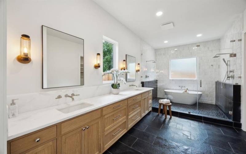 6240 Richmond Avenue, Dallas, TX 75214, 5 Bedrooms Bedrooms, ,6 BathroomsBathrooms,Residential,For Sale,6240 Richmond Avenue,20922025
