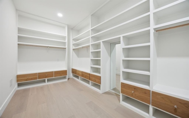 6240 Richmond Avenue, Dallas, TX 75214, 5 Bedrooms Bedrooms, ,6 BathroomsBathrooms,Residential,For Sale,6240 Richmond Avenue,20922025