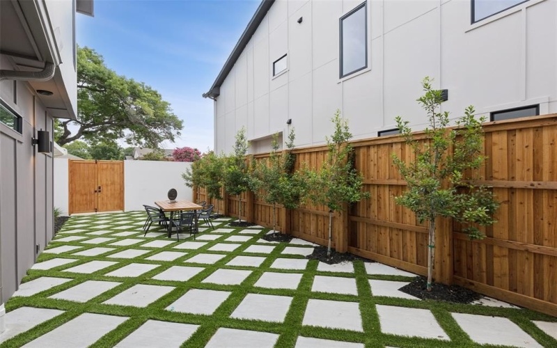 6240 Richmond Avenue, Dallas, TX 75214, 5 Bedrooms Bedrooms, ,6 BathroomsBathrooms,Residential,For Sale,6240 Richmond Avenue,20922025
