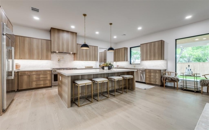 3144 La Kenta Circle, Farmers Branch, TX 75234, 5 Bedrooms Bedrooms, ,6 BathroomsBathrooms,Residential,For Sale,3144 La Kenta Circle,20920252