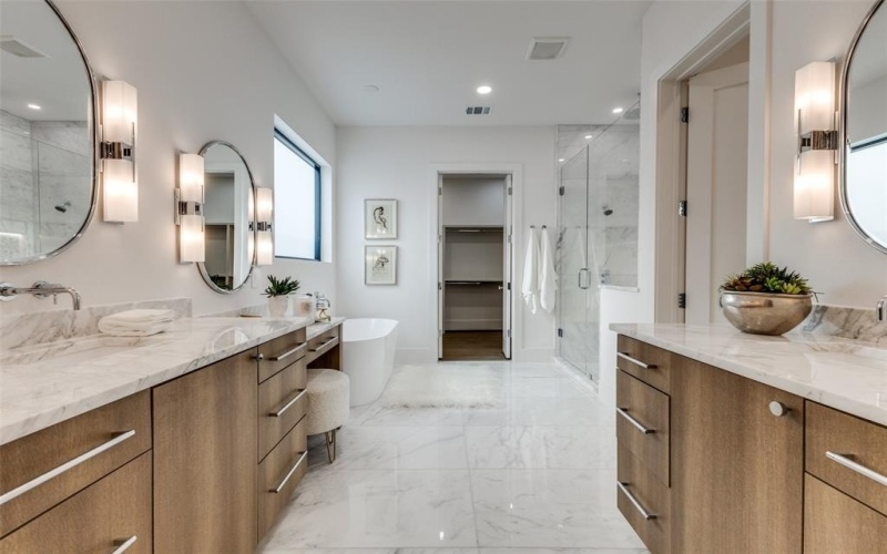 3144 La Kenta Circle, Farmers Branch, TX 75234, 5 Bedrooms Bedrooms, ,6 BathroomsBathrooms,Residential,For Sale,3144 La Kenta Circle,20920252