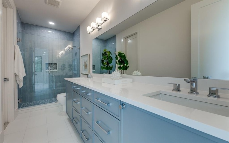 3144 La Kenta Circle, Farmers Branch, TX 75234, 5 Bedrooms Bedrooms, ,6 BathroomsBathrooms,Residential,For Sale,3144 La Kenta Circle,20920252