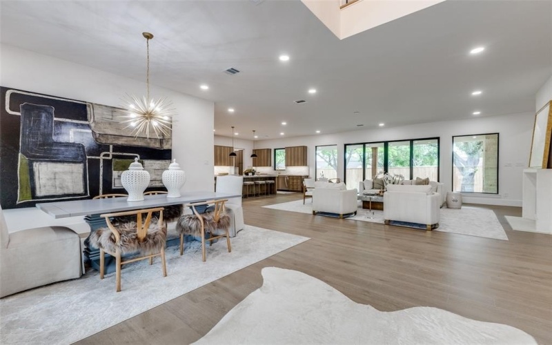 3144 La Kenta Circle, Farmers Branch, TX 75234, 5 Bedrooms Bedrooms, ,6 BathroomsBathrooms,Residential,For Sale,3144 La Kenta Circle,20920252