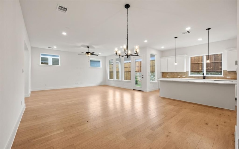 300 Chestnut Street, Celina, TX 75009, 3 Habitaciones Habitaciones , ,2 BañosBaños,Residential,En Venta,300 Chestnut Street,20933297