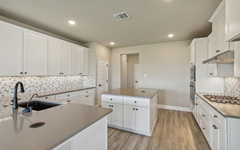 711 Cherry Bark Trail, Waxahachie, TX 75165, 4 Bedrooms Bedrooms, ,3 BathroomsBathrooms,Residential,For Sale,711 Cherry Bark Trail,20933391