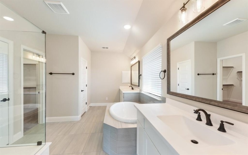 1871 Overcup Court, Waxahachie, TX 75165, 3 Bedrooms Bedrooms, ,2 BathroomsBathrooms,Residential,For Sale,1871 Overcup Court,20933405
