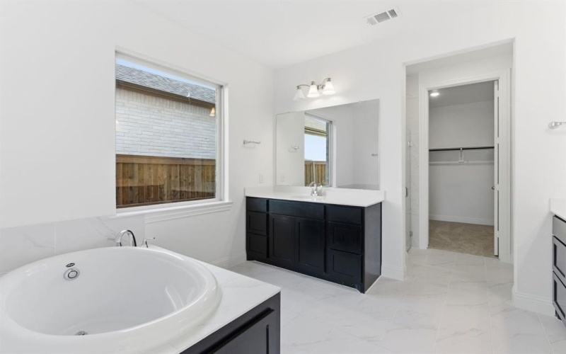 241 Bay Laurel Road, McKinney, TX 75071, 4 Bedrooms Bedrooms, ,5 BathroomsBathrooms,Residential,For Sale,241 Bay Laurel Road,0,20933438