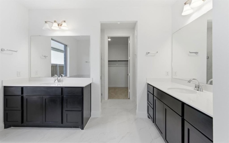 241 Bay Laurel Road, McKinney, TX 75071, 4 Bedrooms Bedrooms, ,5 BathroomsBathrooms,Residential,For Sale,241 Bay Laurel Road,0,20933438