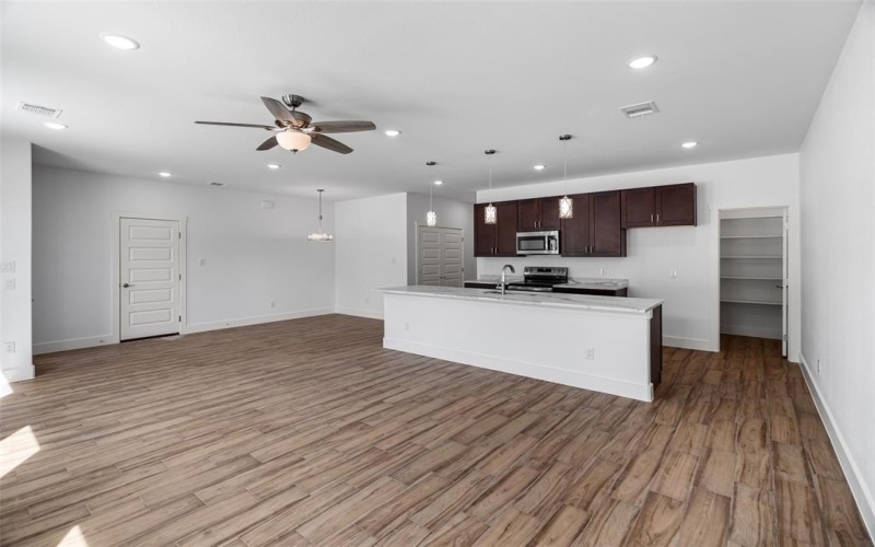 5603 Van Horn Drive, Granbury, TX 76048, 3 Bedrooms Bedrooms, ,2 BathroomsBathrooms,Residential,For Sale,5603 Van Horn Drive,20933700