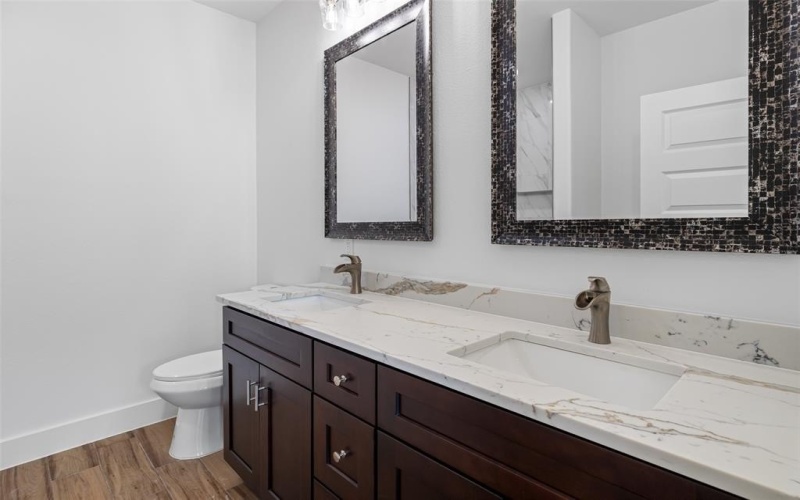 5603 Van Horn Drive, Granbury, TX 76048, 3 Bedrooms Bedrooms, ,2 BathroomsBathrooms,Residential,For Sale,5603 Van Horn Drive,20933700