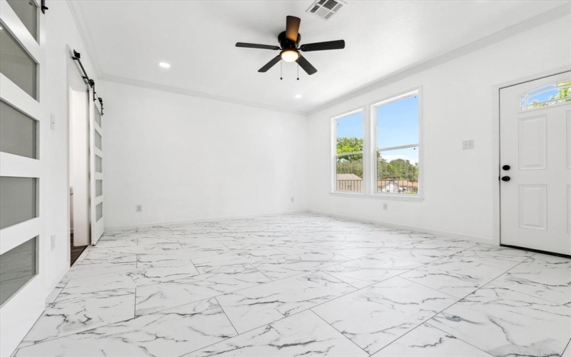 808 E Pecan Avenue, Waco, TX 76704, 3 Habitaciones Habitaciones , ,2 BañosBaños,Residential,En Venta,808 E Pecan Avenue,20933350