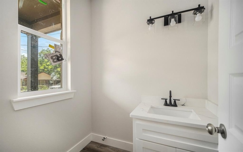 2705 12th Street, Fort Worth, TX 76111, 3 Habitaciones Habitaciones , ,3 BañosBaños,Residential,En Venta,2705 12th Street,0,20927365