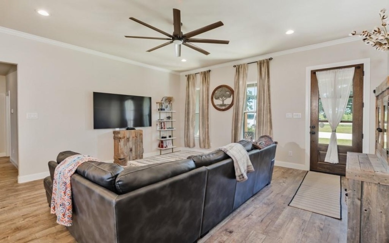 825 Holbrook Road, Springtown, TX 76082, 3 Bedrooms Bedrooms, ,2 BathroomsBathrooms,Residential,For Sale,825 Holbrook Road,20931905
