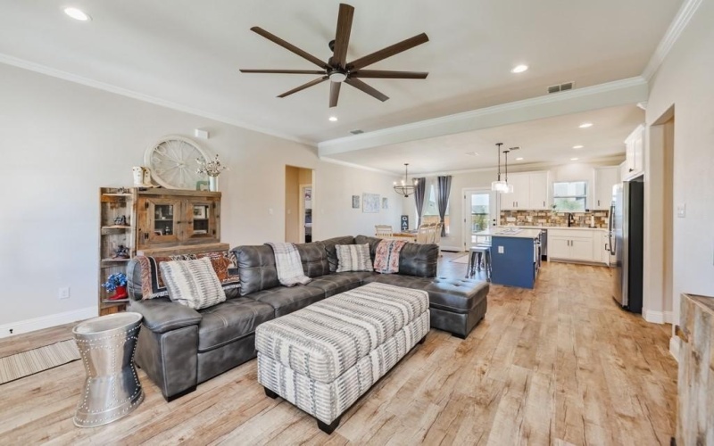 825 Holbrook Road, Springtown, TX 76082, 3 Bedrooms Bedrooms, ,2 BathroomsBathrooms,Residential,For Sale,825 Holbrook Road,20931905