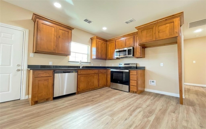 812 SE 15th Street, Mineral Wells, TX 76067, 3 Bedrooms Bedrooms, ,2 BathroomsBathrooms,Residential,For Sale,812 SE 15th Street,20934360