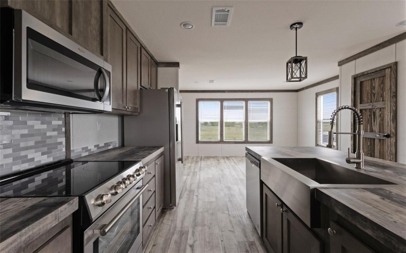 296 County Road 3215, Clifton, TX 76634, 4 Bedrooms Bedrooms, ,2 BathroomsBathrooms,Residential,For Sale,296 County Road 3215,20934433