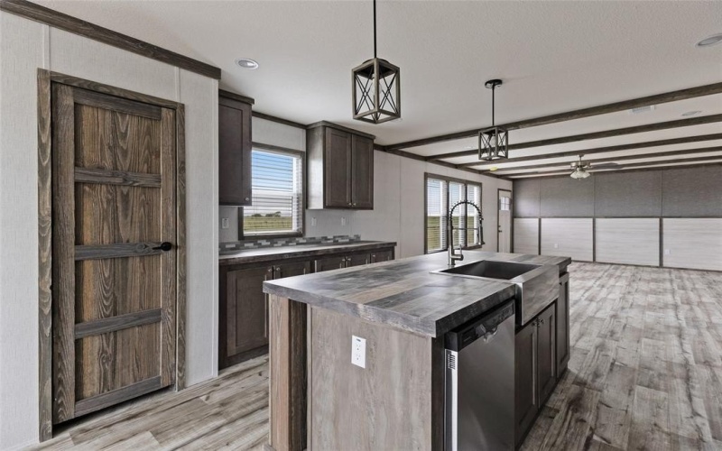 296 County Road 3215, Clifton, TX 76634, 4 Bedrooms Bedrooms, ,2 BathroomsBathrooms,Residential,For Sale,296 County Road 3215,20934433