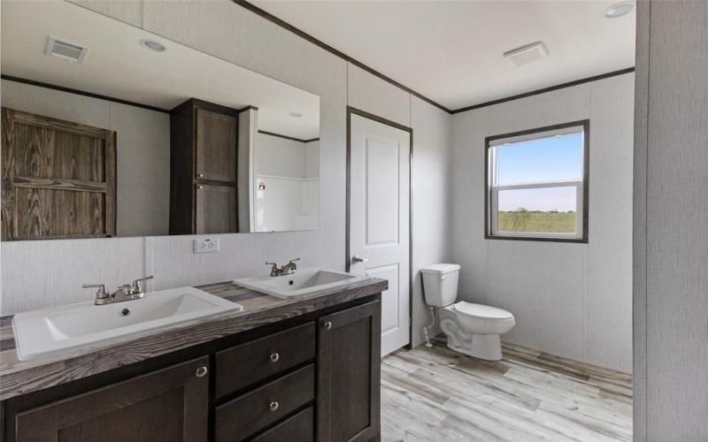 296 County Road 3215, Clifton, TX 76634, 4 Bedrooms Bedrooms, ,2 BathroomsBathrooms,Residential,For Sale,296 County Road 3215,20934433