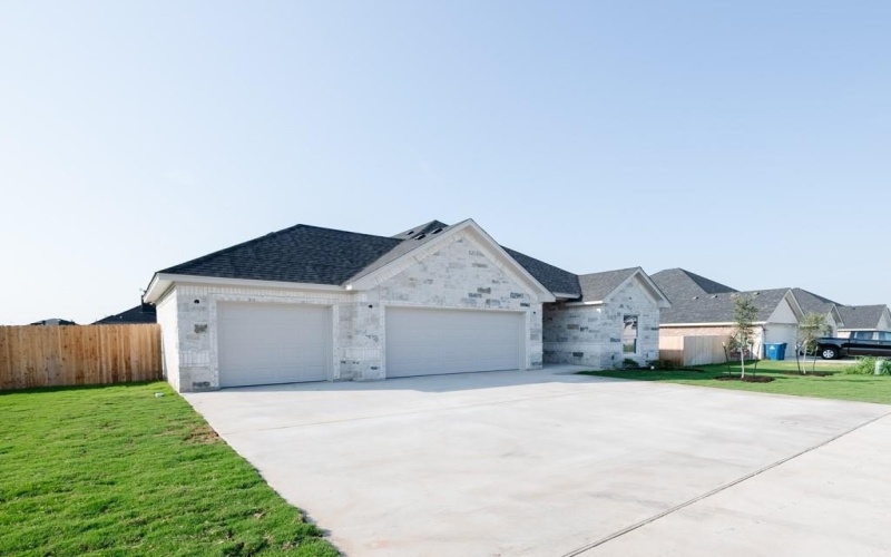 816 Secretariat Drive, Hewitt, TX 76643, 4 Bedrooms Bedrooms, ,3 BathroomsBathrooms,Residential,For Sale,816 Secretariat Drive,222892