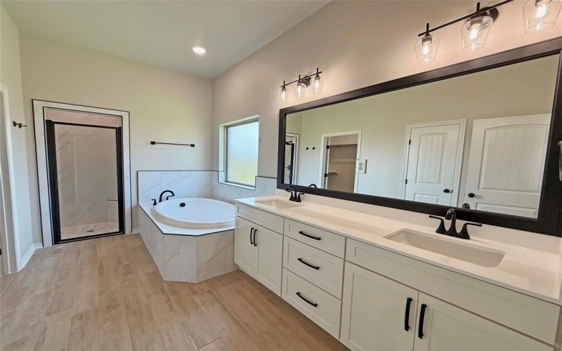 203 Lasso Loop, Lorena, TX 76655, 3 Bedrooms Bedrooms, ,2 BathroomsBathrooms,Residential,For Sale,203 Lasso Loop,227300