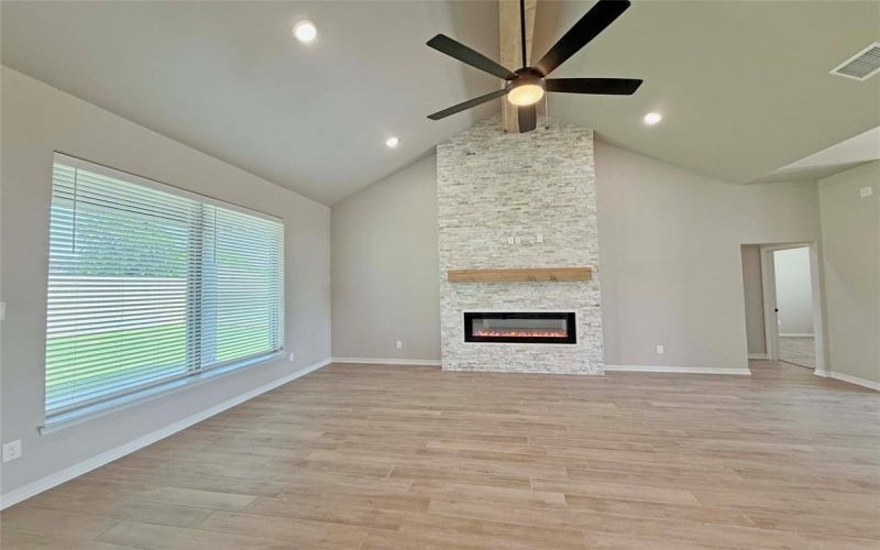 203 Lasso Loop, Lorena, TX 76655, 3 Bedrooms Bedrooms, ,2 BathroomsBathrooms,Residential,For Sale,203 Lasso Loop,227300