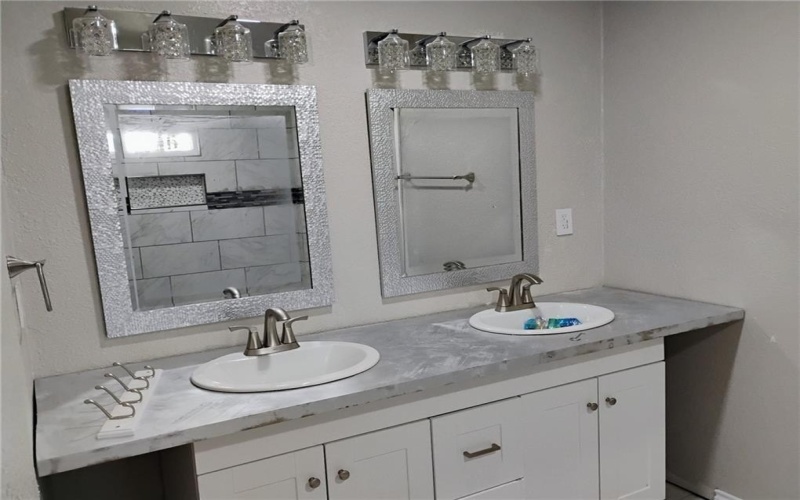 106 Country Club Drive, Marlin, TX 76661, 3 Bedrooms Bedrooms, ,2 BathroomsBathrooms,Residential,For Sale,106 Country Club Drive,227486