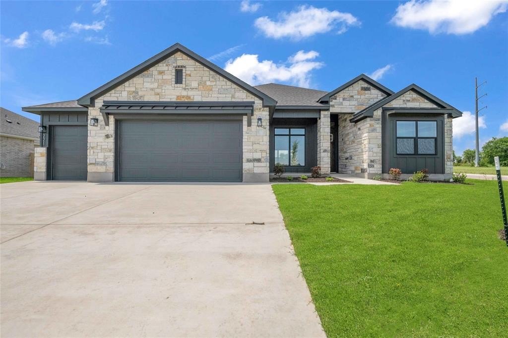 221 Lasso Loop, Lorena, TX 76655, 4 Habitaciones Habitaciones , ,3 BañosBaños,Residential,En Venta,221 Lasso Loop,227659