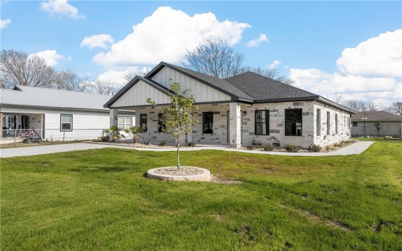 905 Ave E, Moody, TX 76557, 4 Bedrooms Bedrooms, ,2 BathroomsBathrooms,Residential,For Sale,905 Ave E,227663