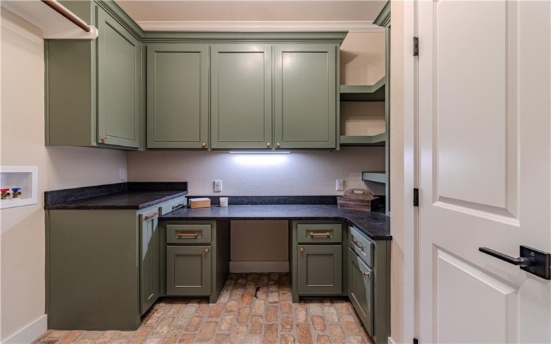 1037 Queen Elizabeth Drive, McGregor, TX 76657, 3 Habitaciones Habitaciones , ,2 BañosBaños,Residential,En Venta,1037 Queen Elizabeth Drive,227725