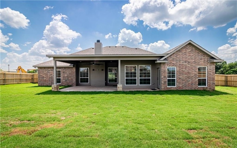 1037 Queen Elizabeth Drive, McGregor, TX 76657, 3 Habitaciones Habitaciones , ,2 BañosBaños,Residential,En Venta,1037 Queen Elizabeth Drive,227725