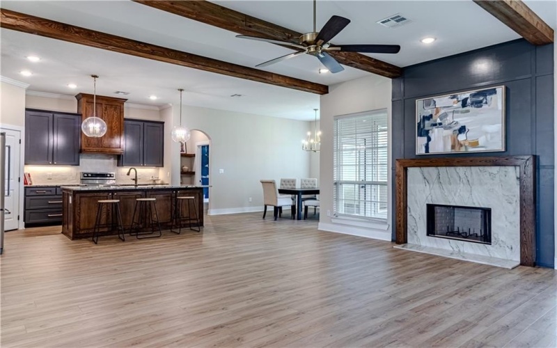 1037 Queen Elizabeth Drive, McGregor, TX 76657, 3 Habitaciones Habitaciones , ,2 BañosBaños,Residential,En Venta,1037 Queen Elizabeth Drive,227725
