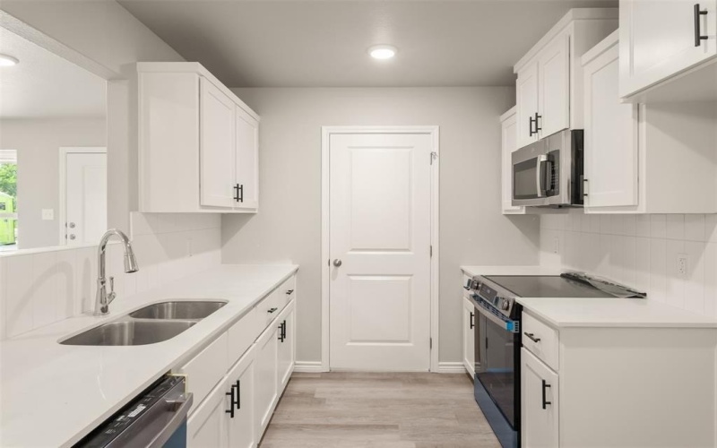 216 Melissa Street, Eddy, TX 76524, ,Residential Multi Family,En Venta,216 Melissa Street,227840