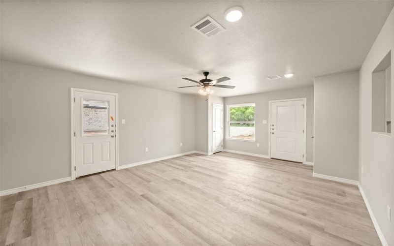 216 Melissa Street, Eddy, TX 76524, ,Residential Multi Family,En Venta,216 Melissa Street,227840