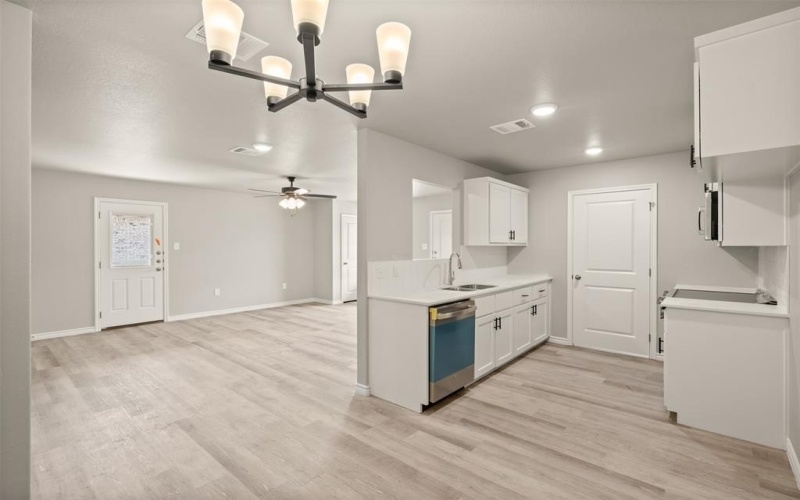 216 Melissa Street, Eddy, TX 76524, ,Residential Multi Family,En Venta,216 Melissa Street,227840