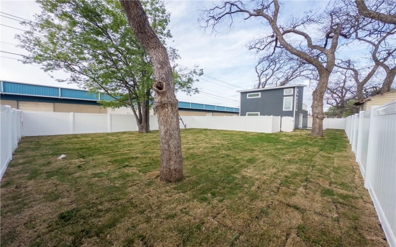 701 Earle Avenue, Waco, TX 76704, 2 Habitaciones Habitaciones , ,2 BañosBaños,Residential,En Venta,701 Earle Avenue,228133