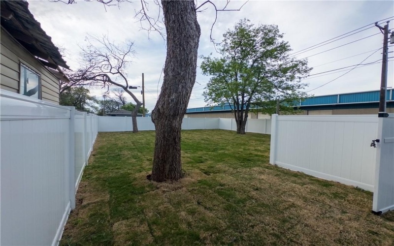 701 Earle Avenue, Waco, TX 76704, 2 Habitaciones Habitaciones , ,2 BañosBaños,Residential,En Venta,701 Earle Avenue,228133